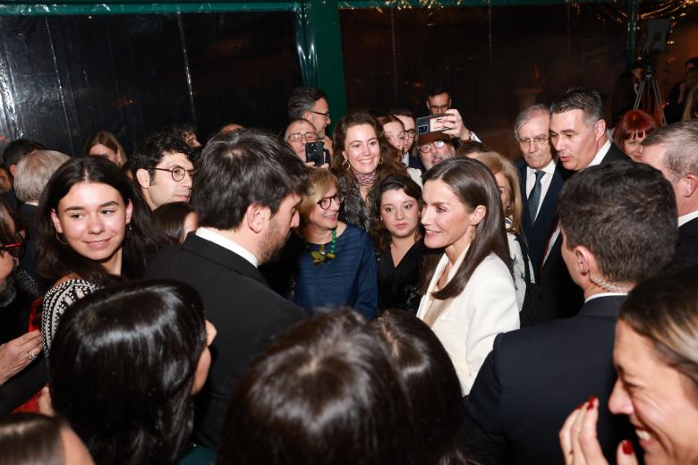 La Reina, en la recepción a la colectividad española en Roma, en la residencia del embajador, Miguel Ángel Palacios