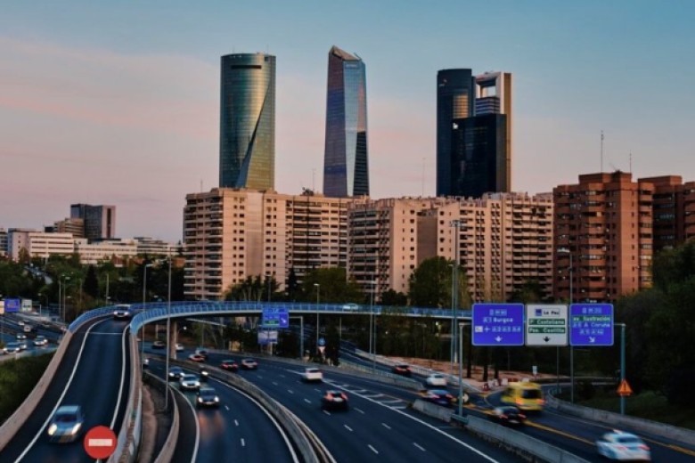 Vistazo de la M-30 y las Cuatro Torres