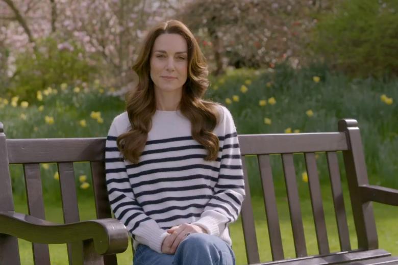 La Princesa de Gales, Kate Middleton anunciaba el 22 de marzo en un vídeo que se le había diagnosticado un cáncer y que estaba recibiendo tratamiento de "quimioterapia preventiva". La mujer del heredero a la Corona británica, el Príncipe Guillermo, se sometía en el mes de enero a una cirugía abdominal tras la que le confirmaron que se enfrentaba a esta enfermedad. Después de varios meses centrada en su salud, el pasado mes septiembre anunciaba que había acabado el tratamiento