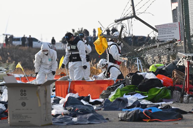 Los efectivos de emergencias han rescatado a dos personas con vida, pero la cifra de muertos ya alcanza los 176