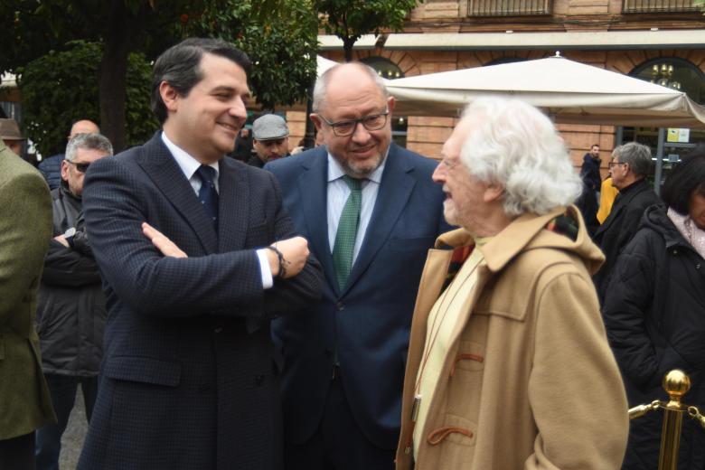 Inauguración del monumento al 4-D en la plaza de las Tendillas