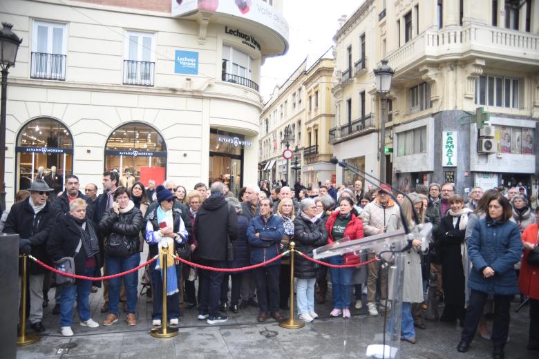 Inauguración del monumento al 4-D en la plaza de las Tendillas