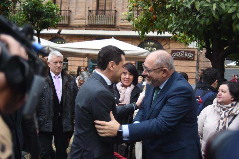 Inauguración del monumento al 4-D en la plaza de las Tendillas