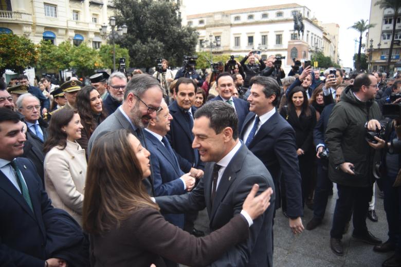 Inauguración del monumento al 4-D en la plaza de las Tendillas