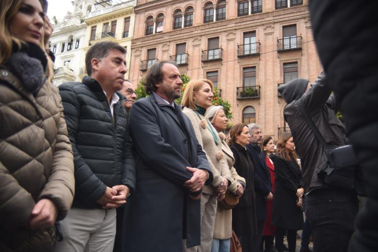 Inauguración del monumento al 4-D en la plaza de las Tendillas