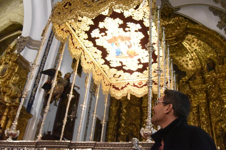 La presentación de las bambalinas del paso de la Candelaria, en imágenes