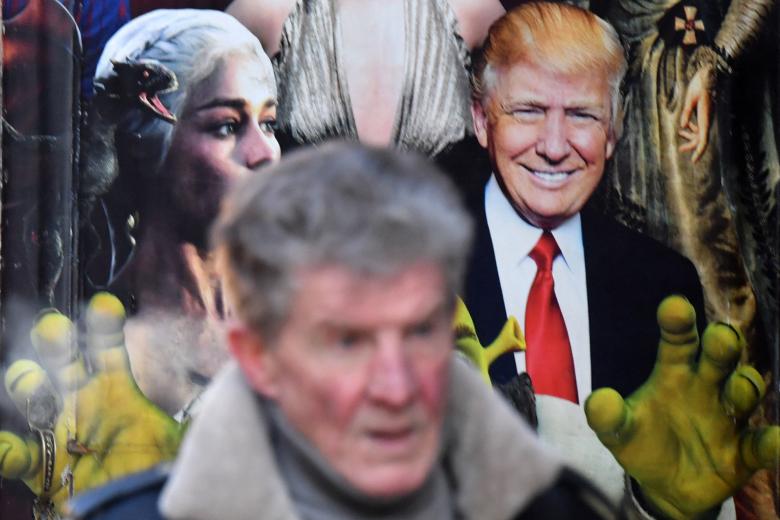 Cartel publicitario de un museo de figuras de cera que representa al presidente electo de Estados Unidos, Donald Trump