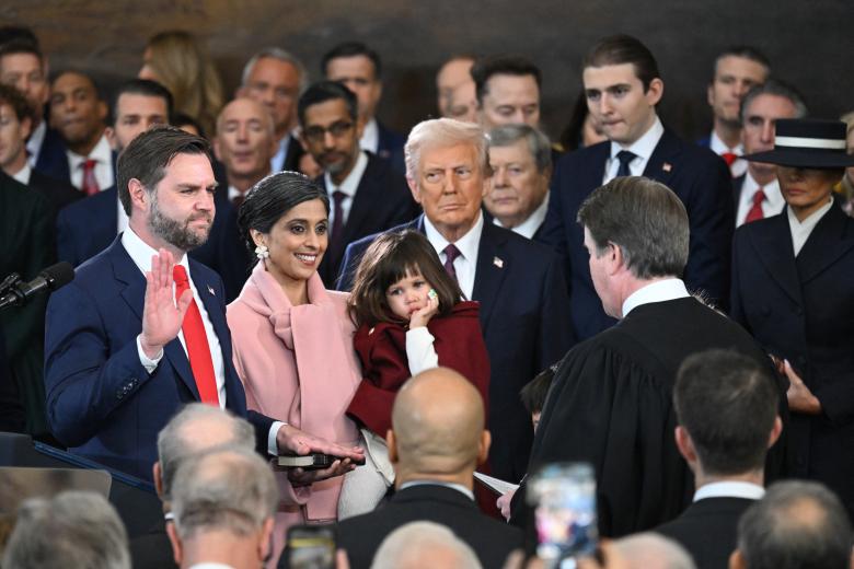 J.D. Vance presta juramento como vicepresidente de Estados Unidos en la Rotonda del Capitolio de Estados Unidos en Washington