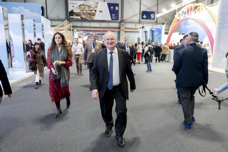 El ministro de Industria y Turismo, Jordi Hereu pasea por Ifema en Fitur