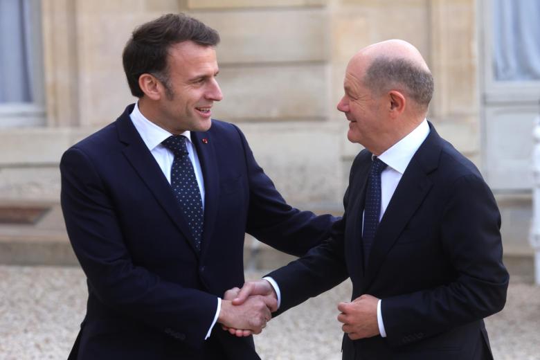 El presidente francés con el canciller alemán, Olaf Scholz