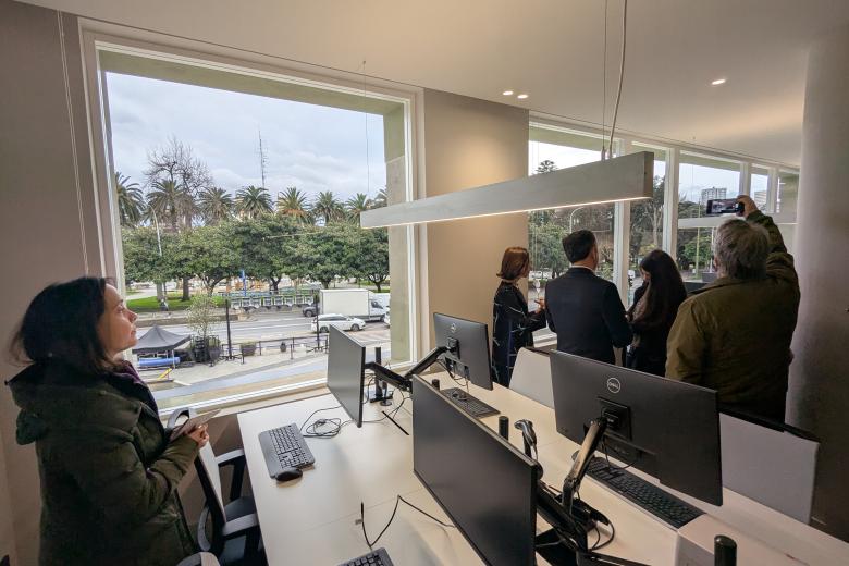 Las plantas superiores del antiguo Cine Avenida albergarán diversas oficinas del banco, como por ejemplo, gestión de empresas o seguros. Los empleados que tengan su centro de trabajo en este espacio disfrutarán de unas vistas privilegiadas de los Cantones, uno de los puntos más emblemáticos de La Coruña.