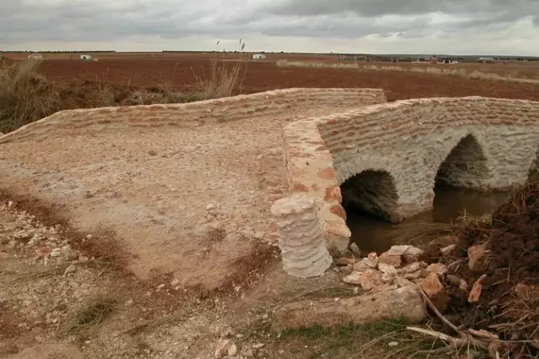 Puente-Romano-de-San-Carlos-del-Valle.jpg