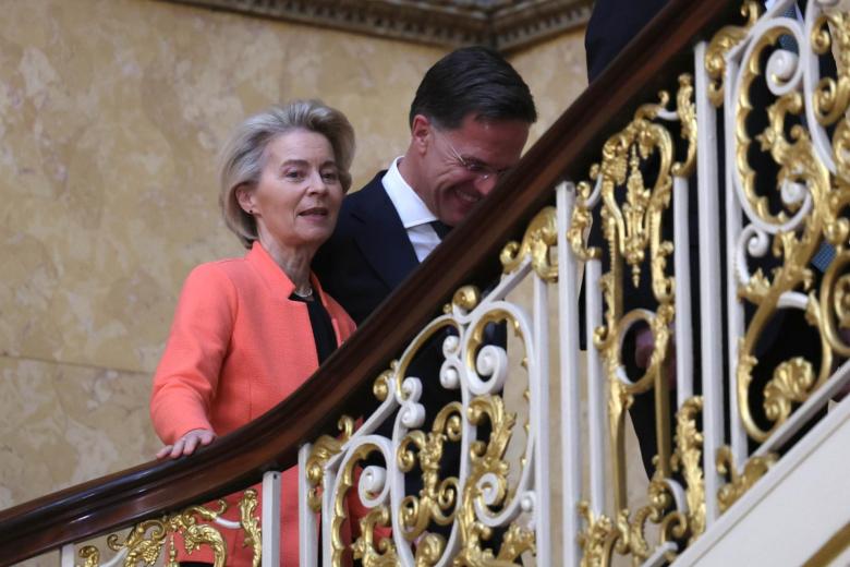 La presidenta de la Comisión Eurpea, Ursula von der Leyen, junto al secretario general de la OTAN, Mark Rutte
