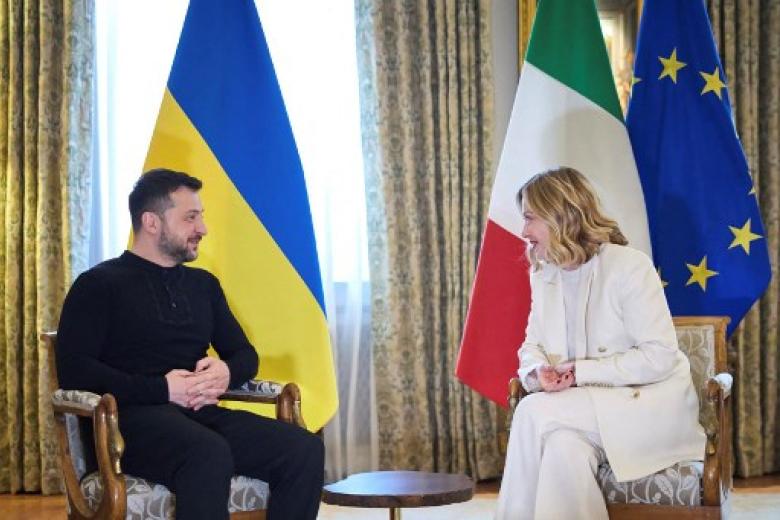 Volodimir Zelenski en una reunión con Giorgia Meloni