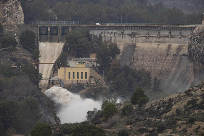 Imagen de la presa de La Cierva, en el municipio murciano de Mula, que ha desembalsado debido a las fuertes lluvias caídas en las últimas horas en el noroeste de la Región.