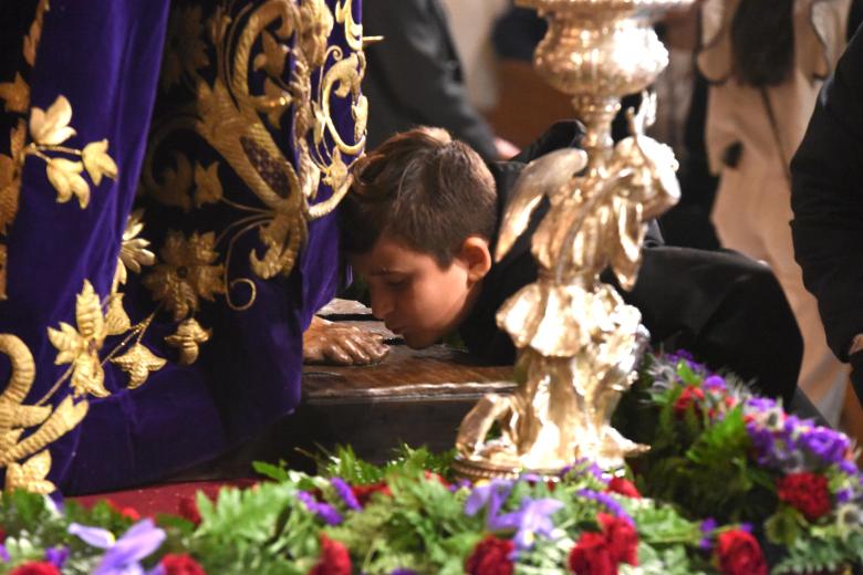 Besapiés a Nuestro Padre Jesús Rescatado