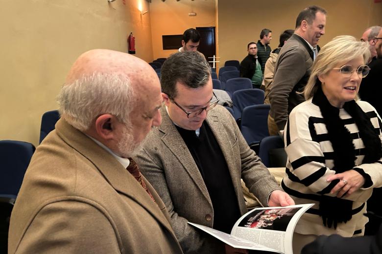 Presentación de la revista 'Estación de Penitencia' en Puente Genil