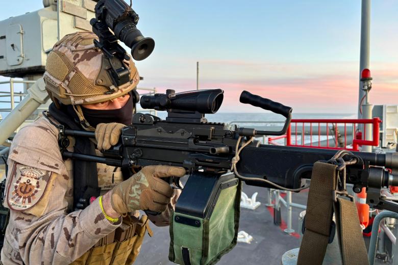 La Fuerza de Protección de Infantería de Marina a bordo de nuestras unidades en Dynamic Mariner-Flotex25 garantiza la seguridad de los buques en cualquier escenario