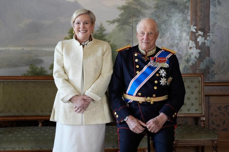 La presidenta Halla Tómasdóttir y el Rey Harald V
