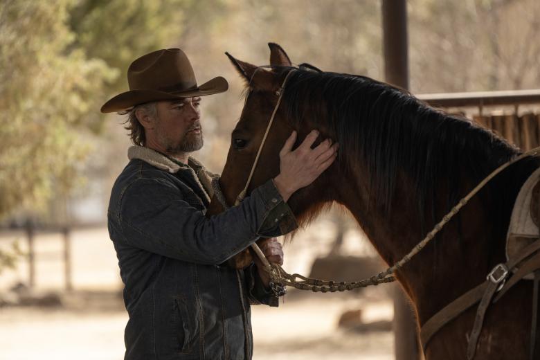 Ransom Canyon. Josh Duhamel as Staten in Episode #101 of Ransom Canyon. Cr. Anna Kooris/Netflix © 2025