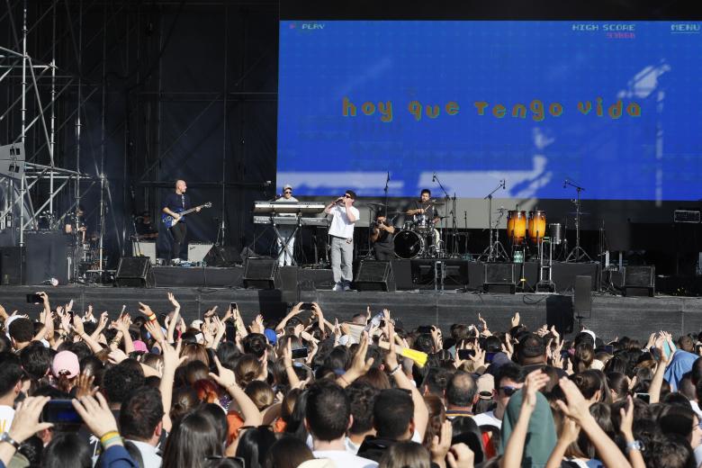 Los asistentes a la III Fiesta de la Resurrección disfrutan de los conciertos de Kike Pavón, Siempre Así, Beret, Hakuna Group Music y Cali & El Dandee