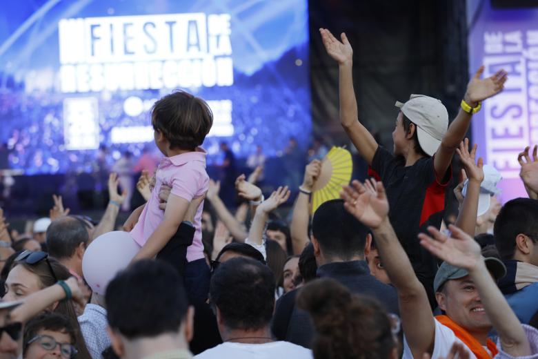 Niños Fiesta de la Resurrección III