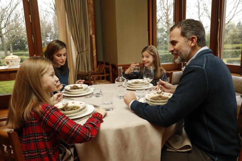 Infant Sofia de Borbon during her first holy communion with her parents Spanish King Felipe VI and Queen Letizia and her sister Leonor de Borbon in Madrid, Spain, Wednesday, May 17, 2017.Also, Emeritus King Juan Carlos I , Sofia of Greece , Paloma Rocasolano , Menchu Alvarez , Jesus Ortiz and Prince Constantino of Bulgaria