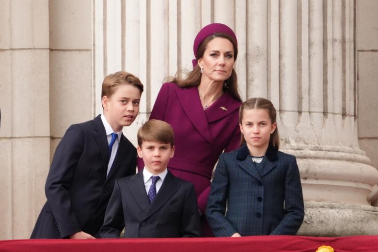 La Princesa con sus 3 hijos