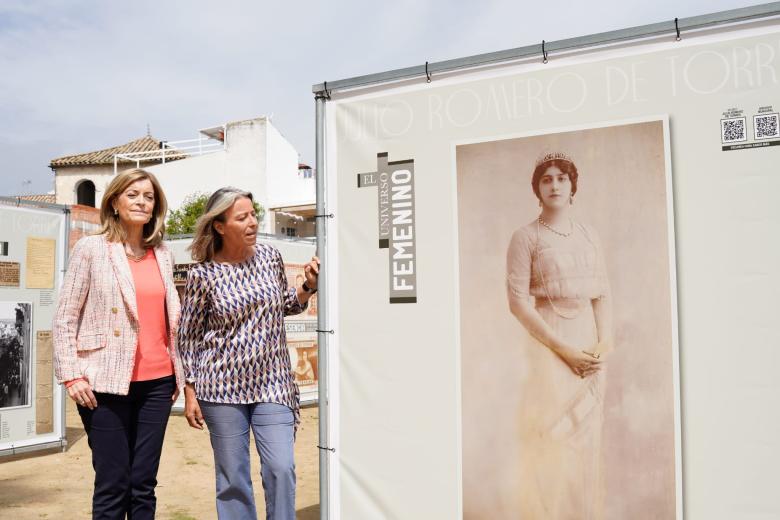 Inauguración de la exposición `Julio Romero de Torres, lejos del tópico´ en el Cine Delicias de Córdoba