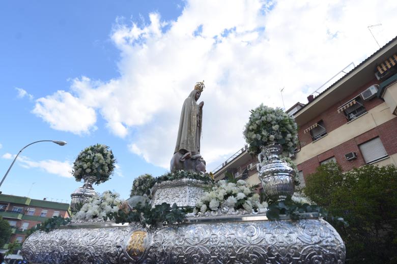 La procesión de la Virgen de Fátima, en imágenes