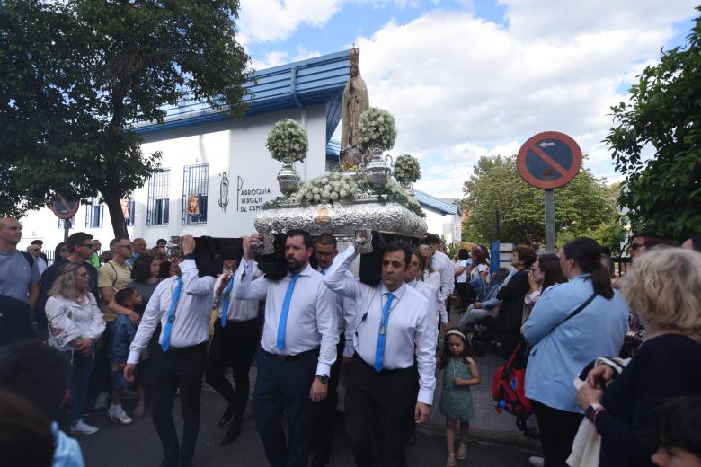 La procesión de la Virgen de Fátima, en imágenes