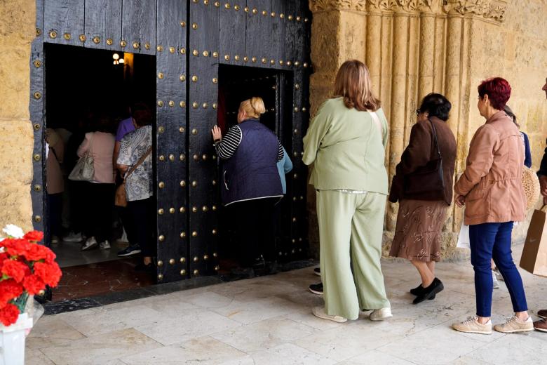 Besamanos de la Virgen de los Remedios en San Lorenzo (Córdoba)