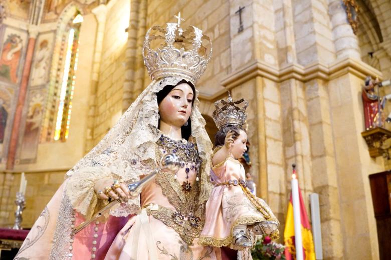 Besamanos de la Virgen de los Remedios en San Lorenzo (Córdoba)