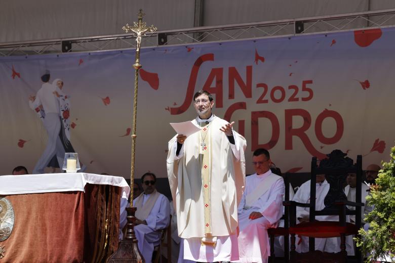 Almeida y Feijóo en la misa de San Isidro