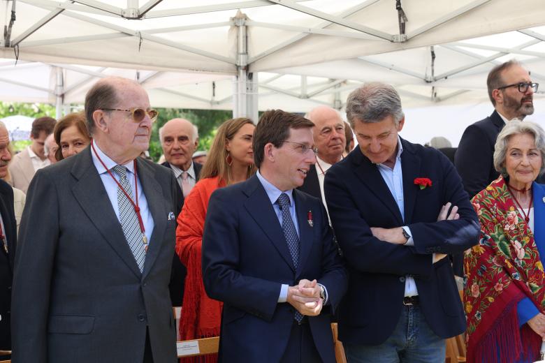 Almeida y Feijóo en la misa de San Isidro