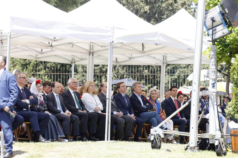 Almeida y Feijóo en la misa de San Isidro