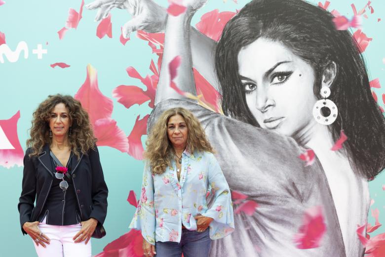 CAPILLA ARDIENTE DE LOLA FLORES DURANTE EL ENTIERRO DE LOLA FLORES EN MADRID
EN LA IMAGEN ISABEL PANTOJA , ROCIO JURADO , PAQUITA RICO Y QUIQUE SANCHEZ FLORES
LA / © KORPA
16/05/1995
MADRID *** Local Caption *** BURIAL OF LOLA FLORES
PICTURED : ISABEL PANTOJA , ROCIO JURADO , PAQUITA RICO AND QUIQUE SANCHEZ FLORES