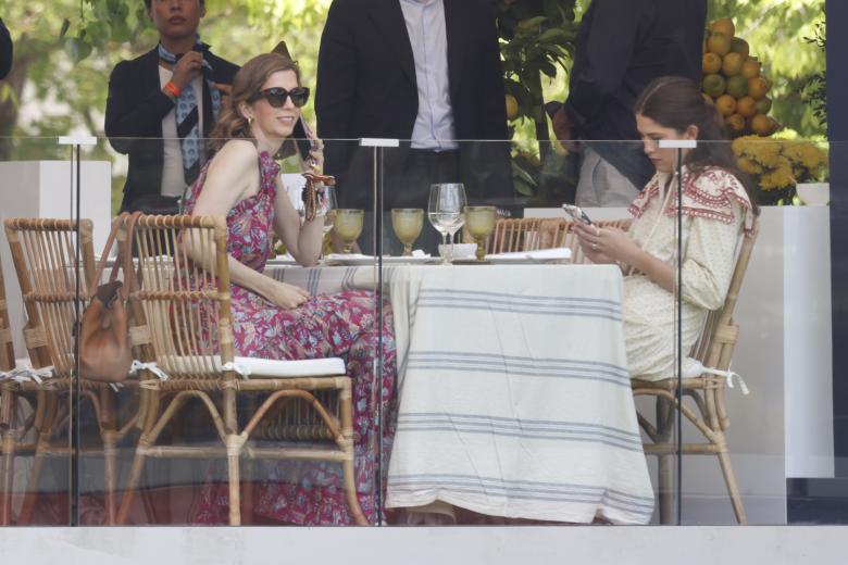 Margarita Vargas y su hija Eugenia de Borbón