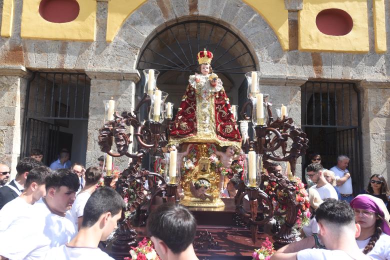 La procesión del Niño Jesús de Praga, en imágenes
