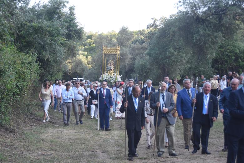 La procesión de la Virgen de Linares, en imágenes