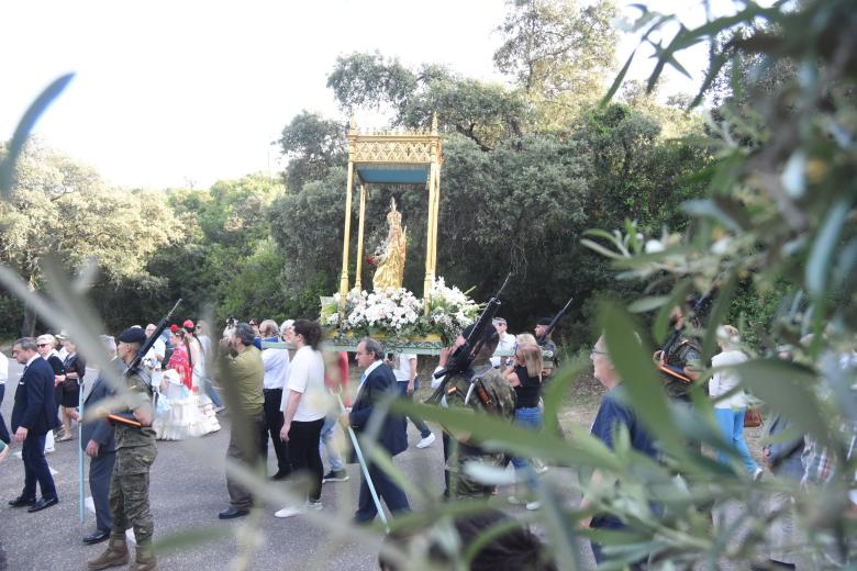 La procesión de la Virgen de Linares, en imágenes