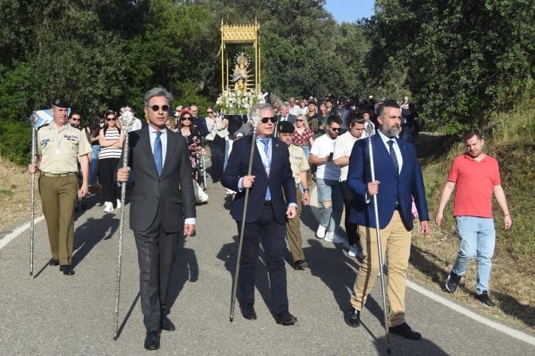 La procesión de la Virgen de Linares, en imágenes