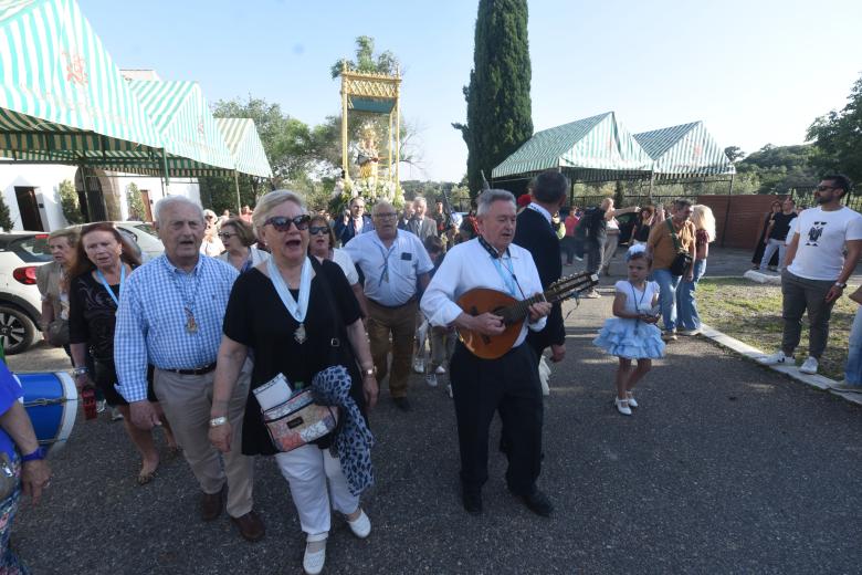 La procesión de la Virgen de Linares, en imágenes