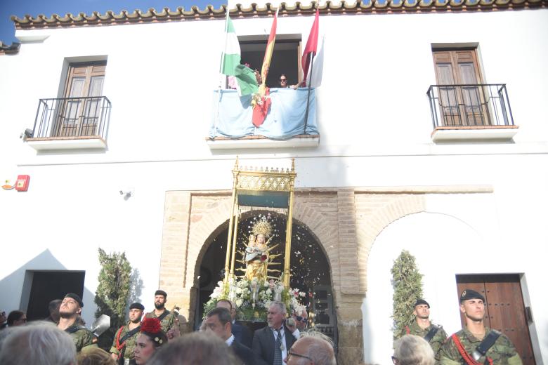 La procesión de la Virgen de Linares, en imágenes