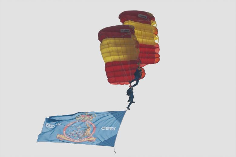 Festival aéreo ‘Aire 2025’, en el Centro Deportivo y Cultural del Ejército del Aire y del Espacio (C.D.S.C.M.E.A.) 'Fernández de Tudela', a 15 de junio de 2025, en San Javier, Región de Murcia (España). Este festival, que se celebra en conmemoración del 40º aniversario de la Patrulla Águila, reúne a las mejores patrullas acrobáticas de Europa, junto con otras aeronaves históricas y de actualidad del Ejército del Aire y del Espacio.
Edu Botella / Europa Press
15 JUNIO 2025;FESTIVAL;AÉREO;AIRE;EXHIBICIÓN
15/6/2025