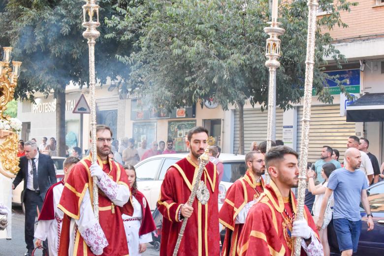 El traslado del paso de misterio de la Sagrada Cena a la Catedra, en imágenes