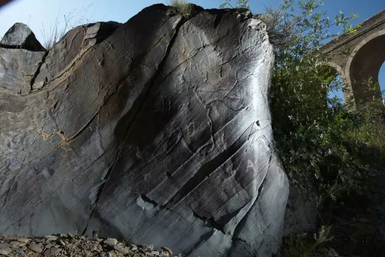 Yacimientos de arte rupestre prehistórico del Valle del Côa y de Siega Verde (1998, 2010)
