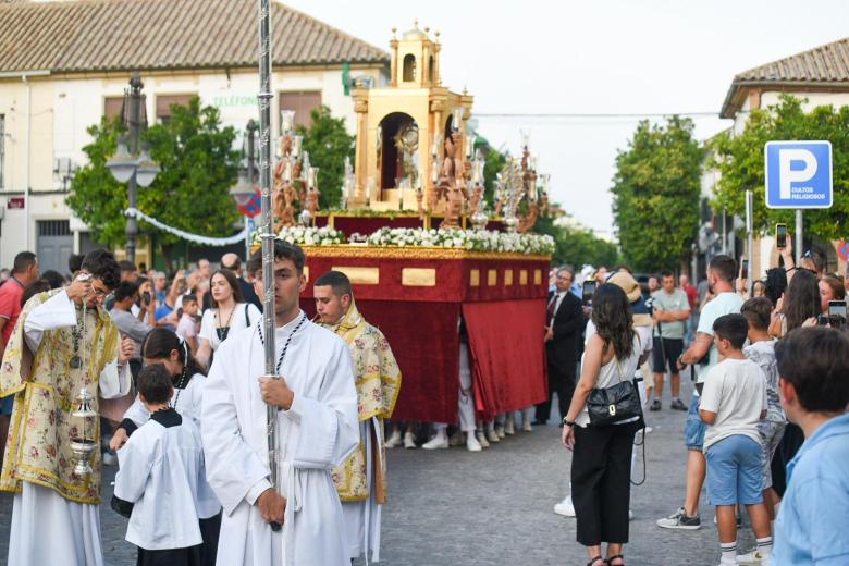 La procesión del Corpus de Cañero, en imágenes