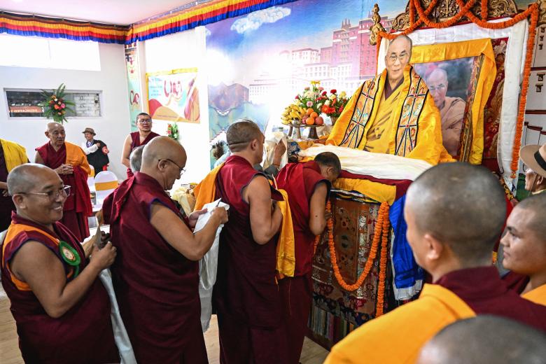 El dalái lama celebra su 90º cumpleaños