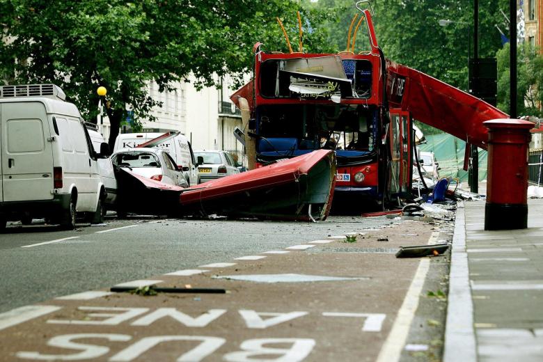 Londres conmemora los 20 años del peor atentado terrorista